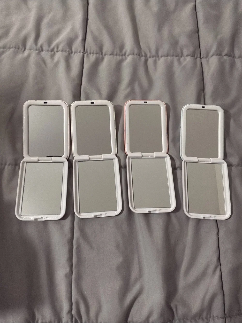 Stitch Closeable Hard Case Compact Mirrors Set of 4
